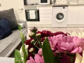 Brighton 2 Bed 2 Bath & Terrace